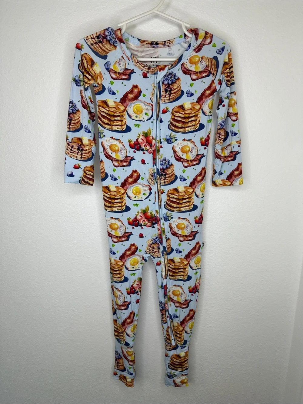 BUMS & ROSES sz 2T Bamboo Pancakes/Bacon Breakfast One-Piece Zip Footie Pjs